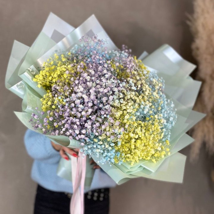 Букет радужных гипсофил в Сочи