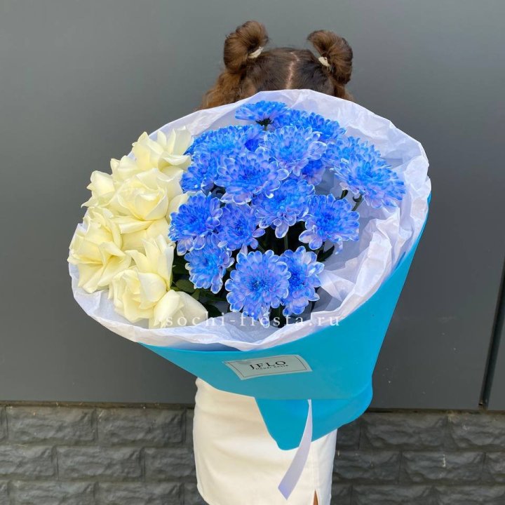 Дуо букет розы и хризантема в Сочи