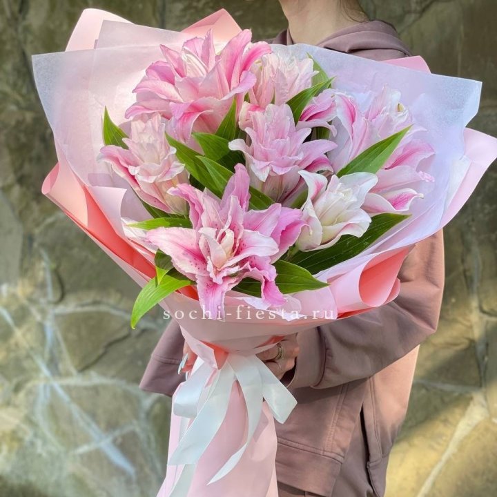 Букет пионовидных лилий №2 в Сочи