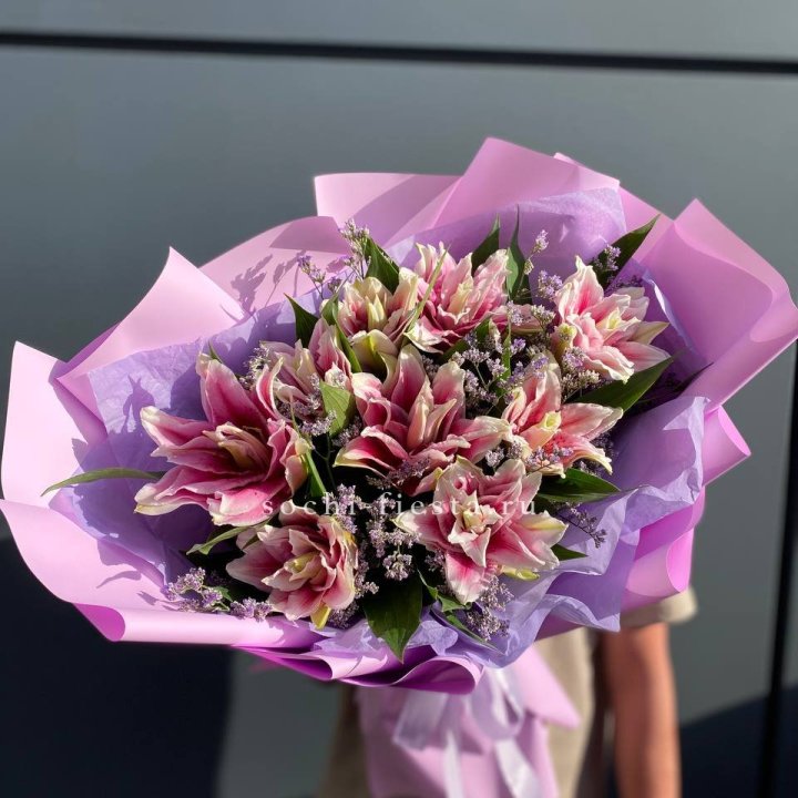 Букет пионовидных лилий №4 в Сочи