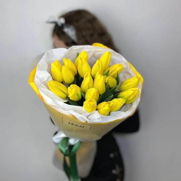  19 жёлтых тюльпанов в Сочи