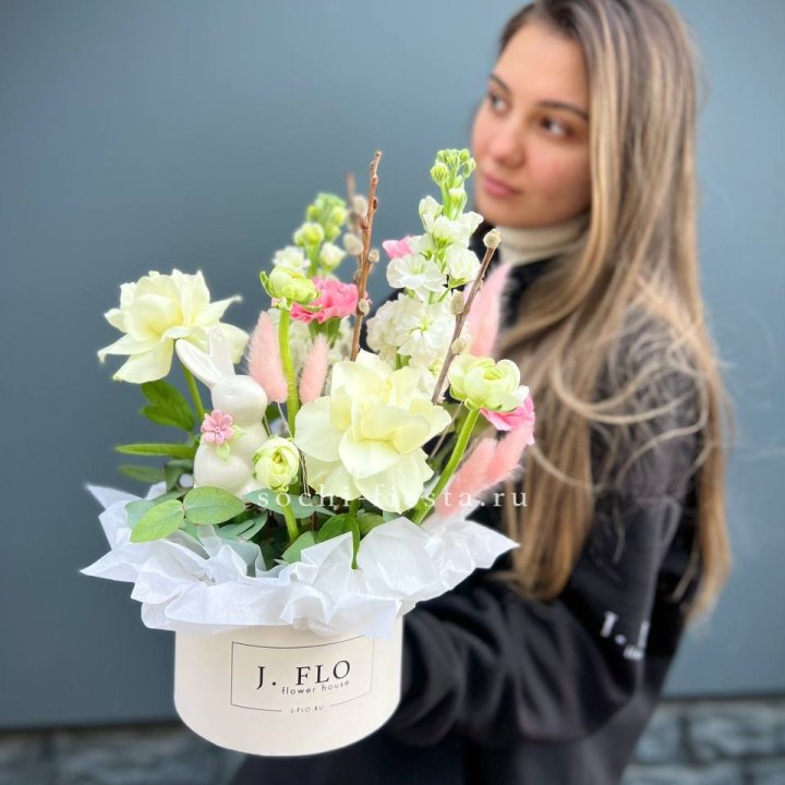 Цветочный бокс "Пасхальная композиция" в Сочи