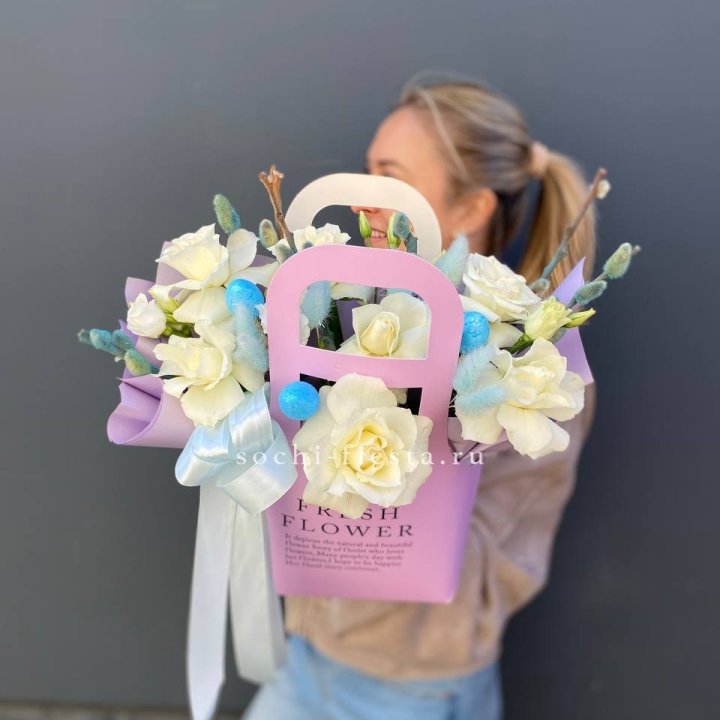 Цветочная сумочка "Пасхальная композиция" в Сочи