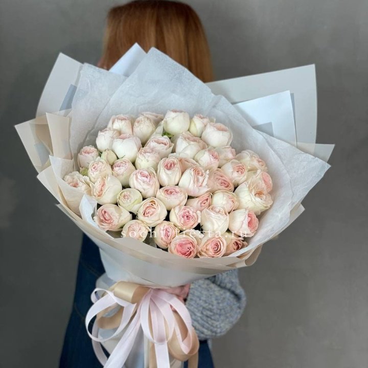 Букет пионовидных роз Пур лав в Сочи