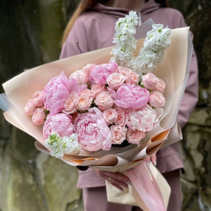 Букет с пионами №1 в Сочи