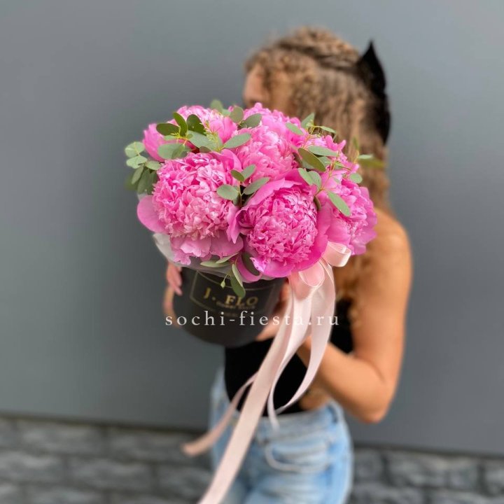 Дизайнерский цилиндр "Фломени" в Сочи