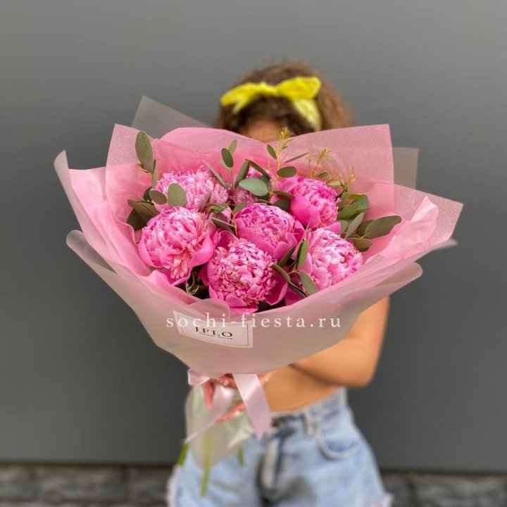 7 ярких пионов в оформлении в Сочи