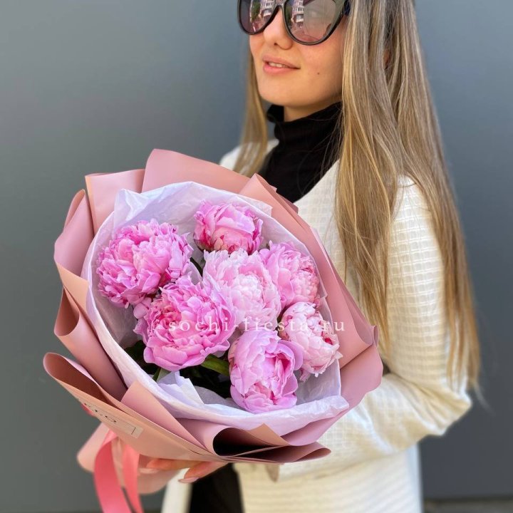 7 пионов в оформлении в Сочи