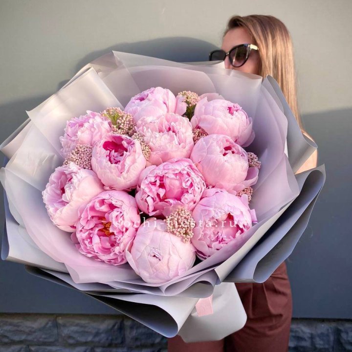 Букет с пионами "Стайл" в Сочи