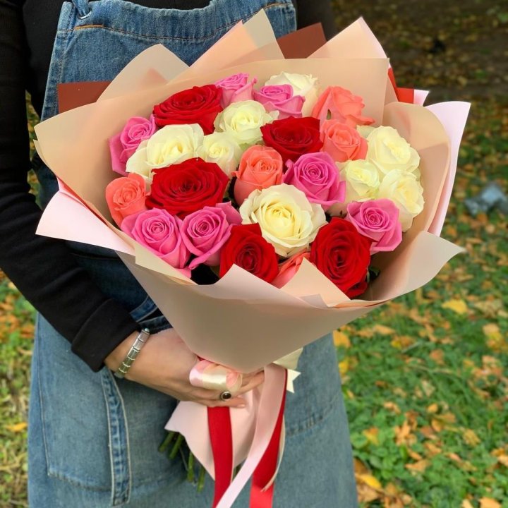 25 роз "Карусель" в Сочи