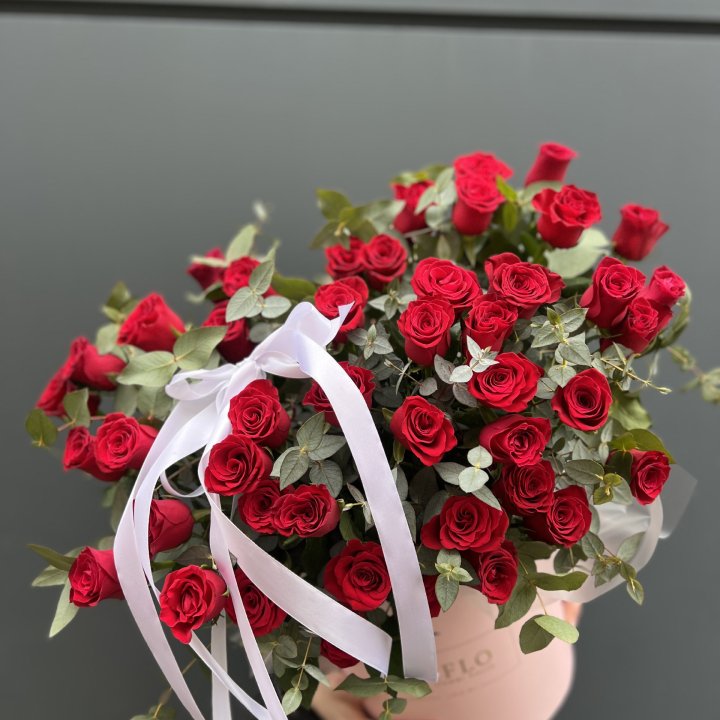 45 Красных роз в боксе Senorita с доставкой в Сочи