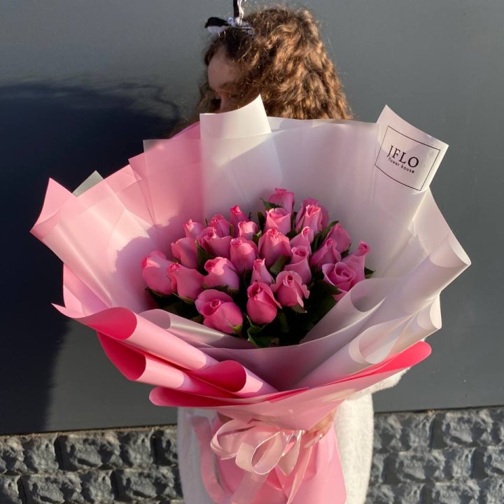 25 розовых роз "Опала" с доставкой в Сочи