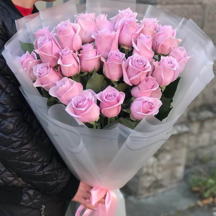 25 высоких розовых роз в Сочи