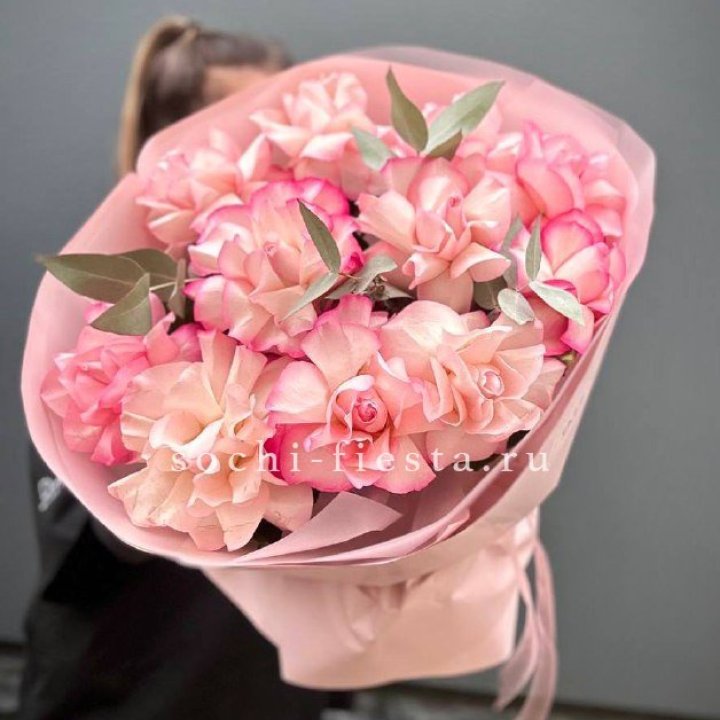 Нежно- розовые французские розы Венди в Сочи