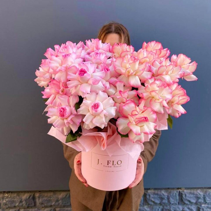 25 Французских роз микс в боксе в Сочи