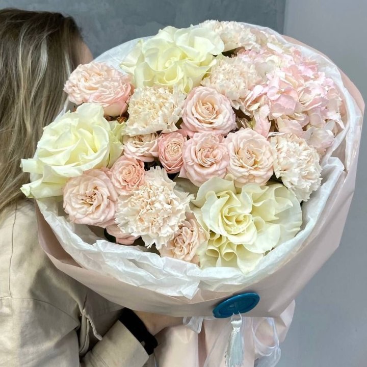 Дизайнерский букет Gentle с доставкой в Сочи