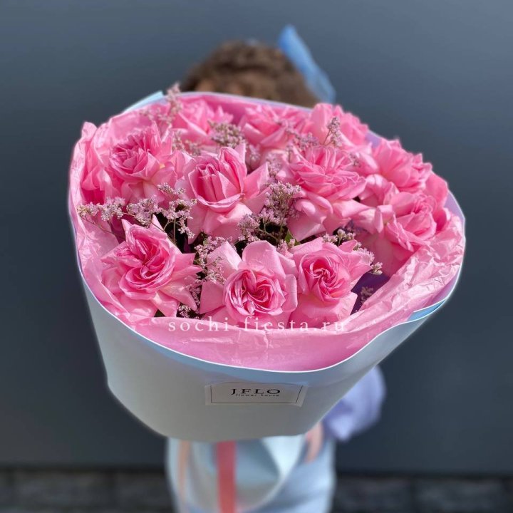 Букет французских розовых роз  в Сочи