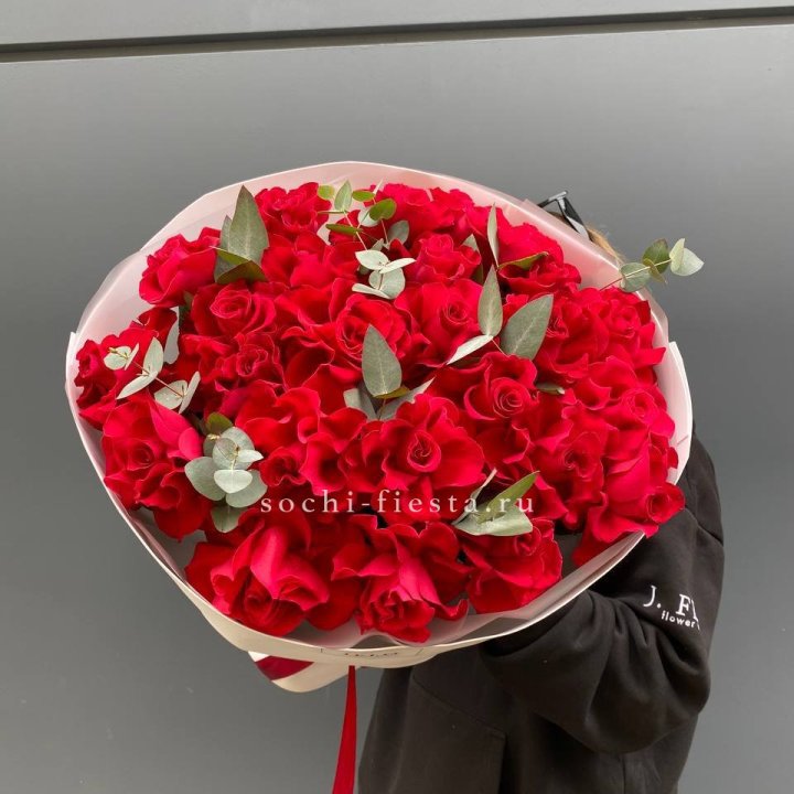 23 Красных французских роз в Сочи