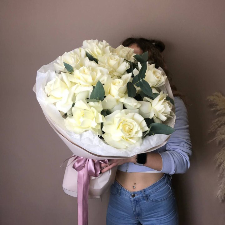11 Белых французских роз WhiteNice с доставкой в Сочи