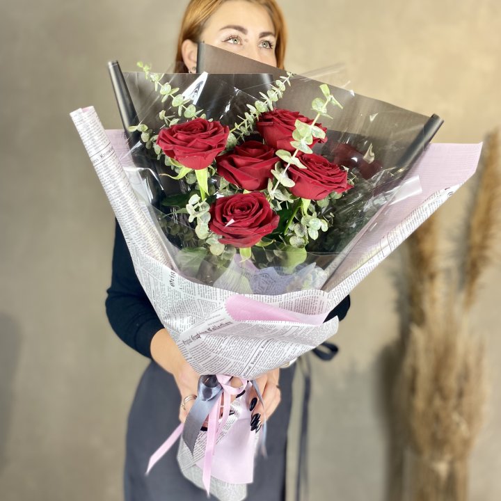 5 красных роз в Сочи
