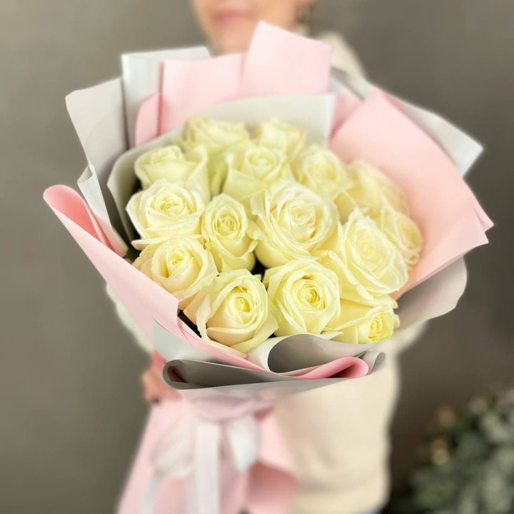 15 белых роз Pudra в Сочи