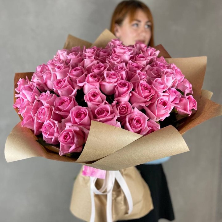 101 розовая роза в Сочи