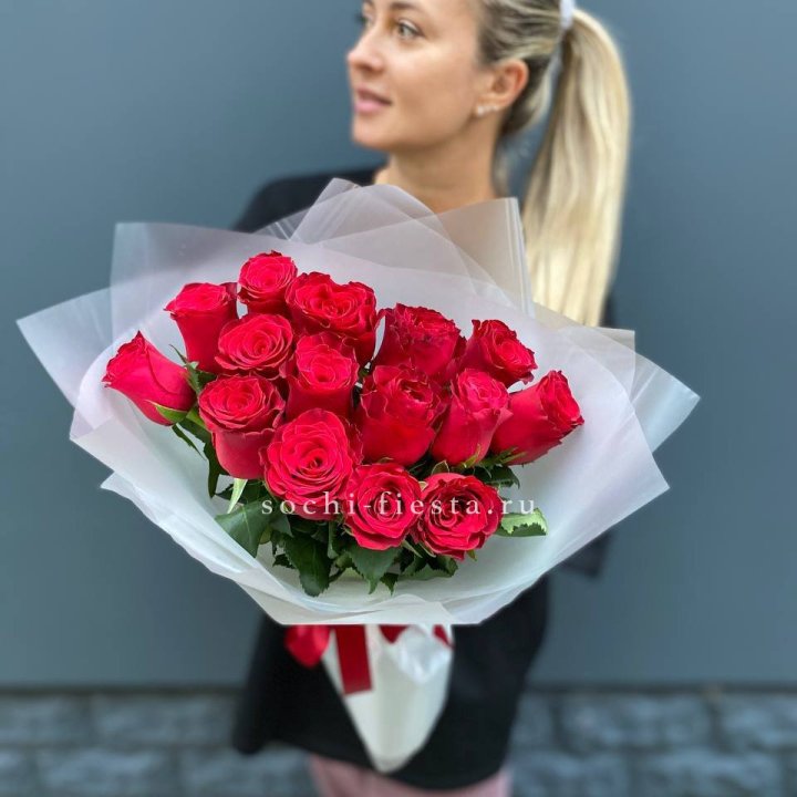 Букет из 15 красных роз  в Сочи
