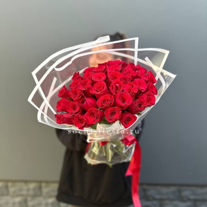 31 красная роза в Сочи