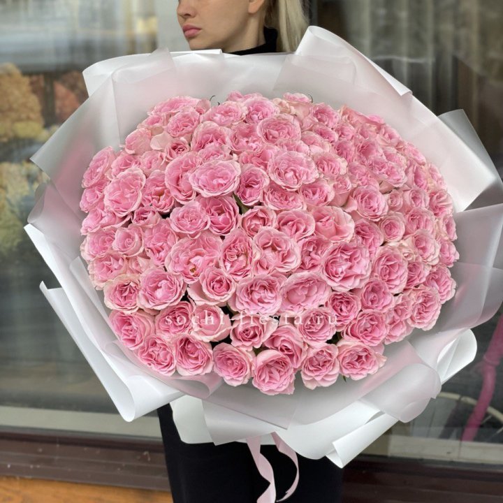 101 нежно-розовая роза в Сочи