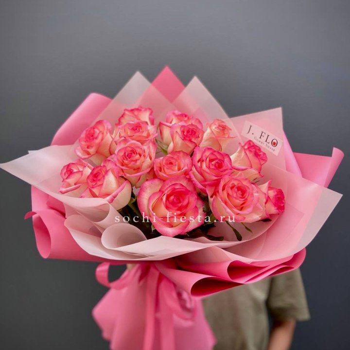 15 роз "Джумилия" в Сочи