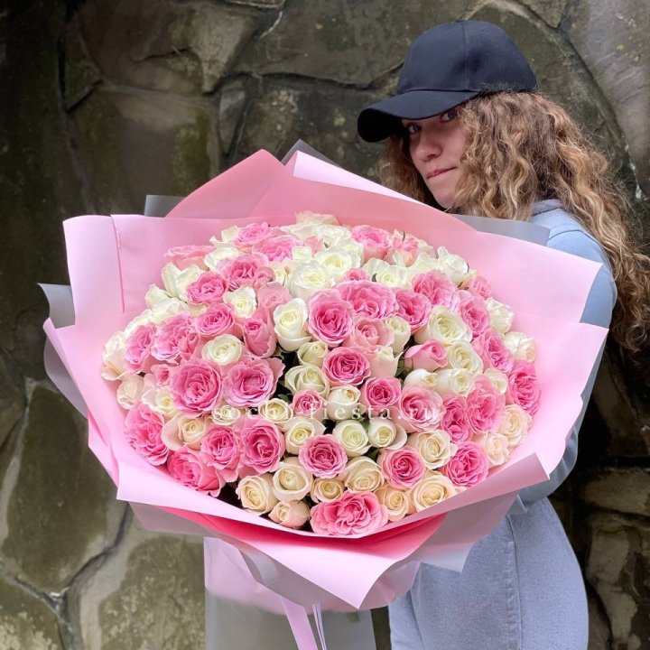 101 роза Mixberry в Сочи