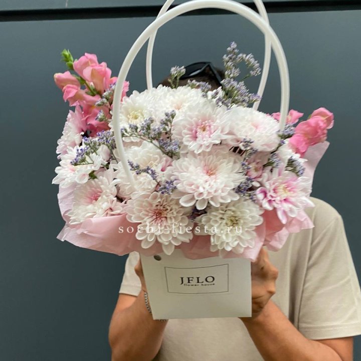 Сумочка из стойких цветов  в Сочи