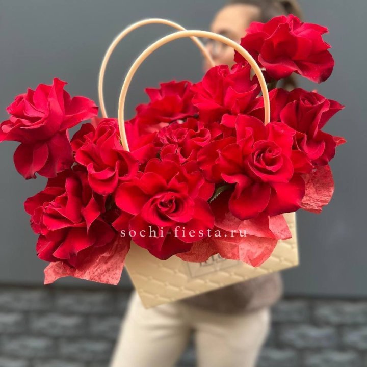 Французские розы в сумочке в Сочи