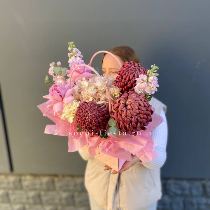 Сумочка нежная с бигуди в Сочи