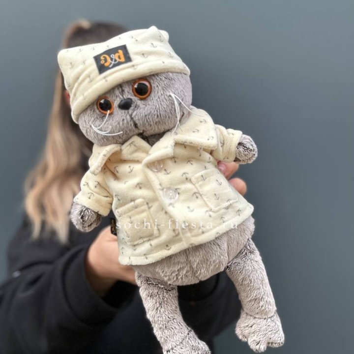 Кот Басик в пижаме в Сочи