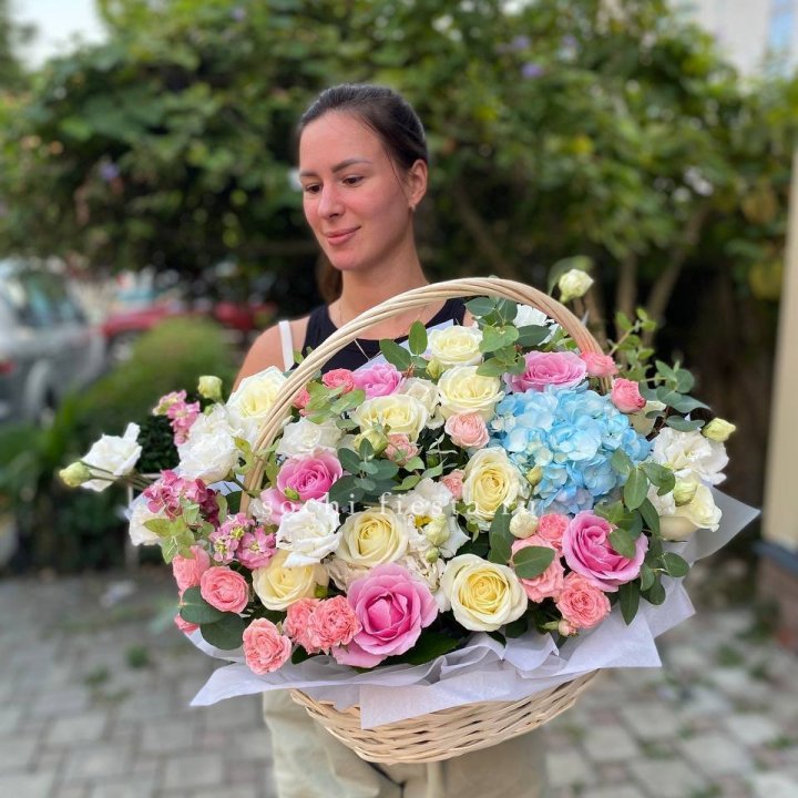 Цветочная корзина №2 в Сочи