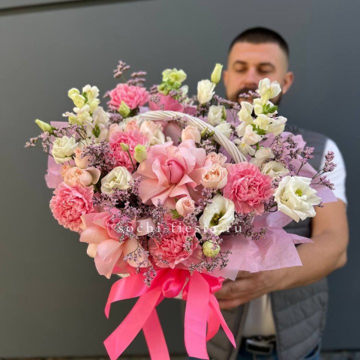 Цветочная корзина №1 в Сочи