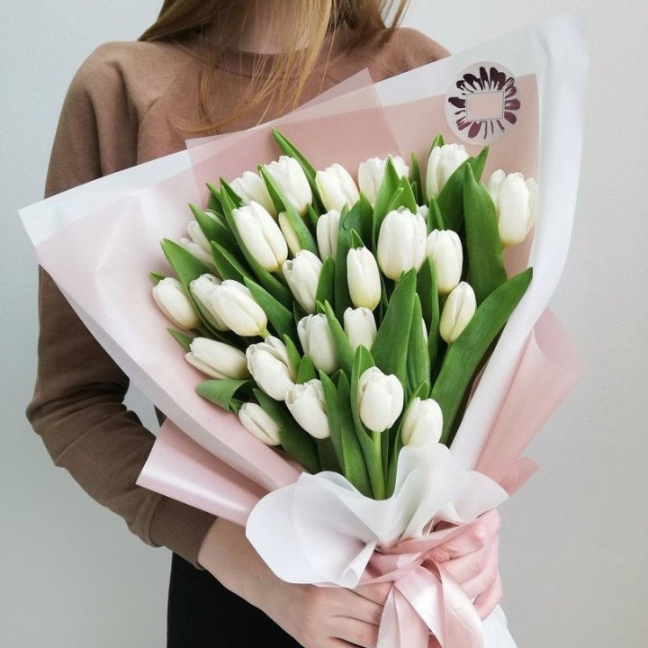 Букет белых тюльпанов "Моника" в Сочи