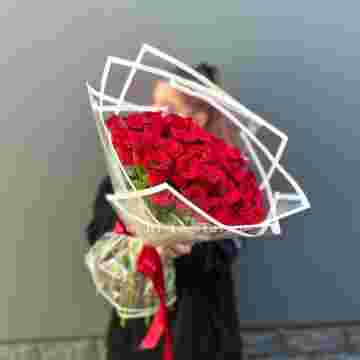 37 красных роз "LOVELY" в Сочи