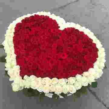 333 розы в корзине Heart в Сочи